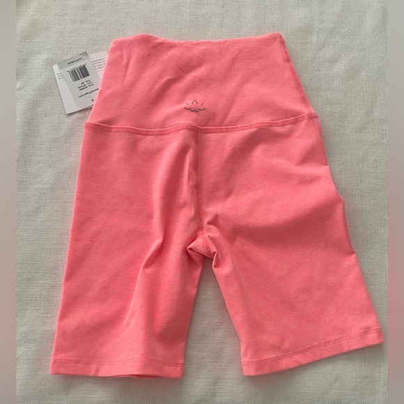 Beyond Yoga Spacedye High Waisted Biker Short In Coral Glow/Heather - Sz: XS. - Picture 3 of 3